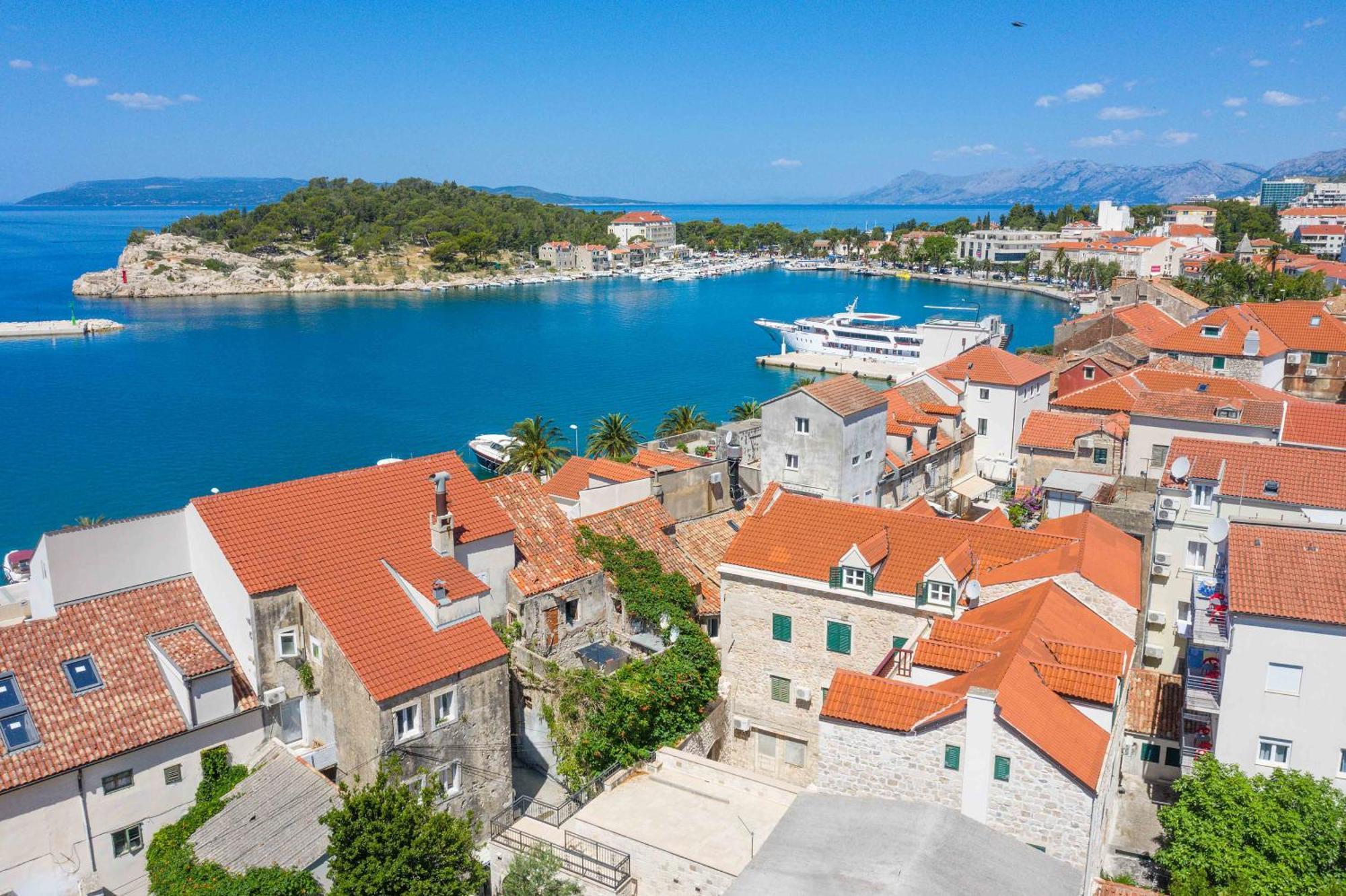 Palace Heritage 2 Makarska
